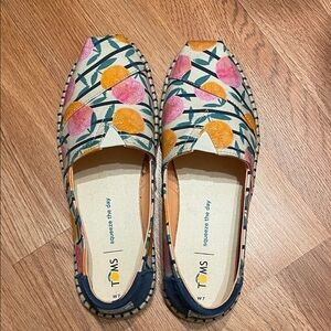 TOMS Canvas Espadrilles in Cream with Pink & Orange Citrus Print